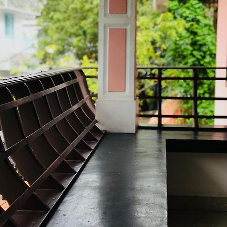 Appartement Ocean Pearl Residency à Kochi Extérieur photo